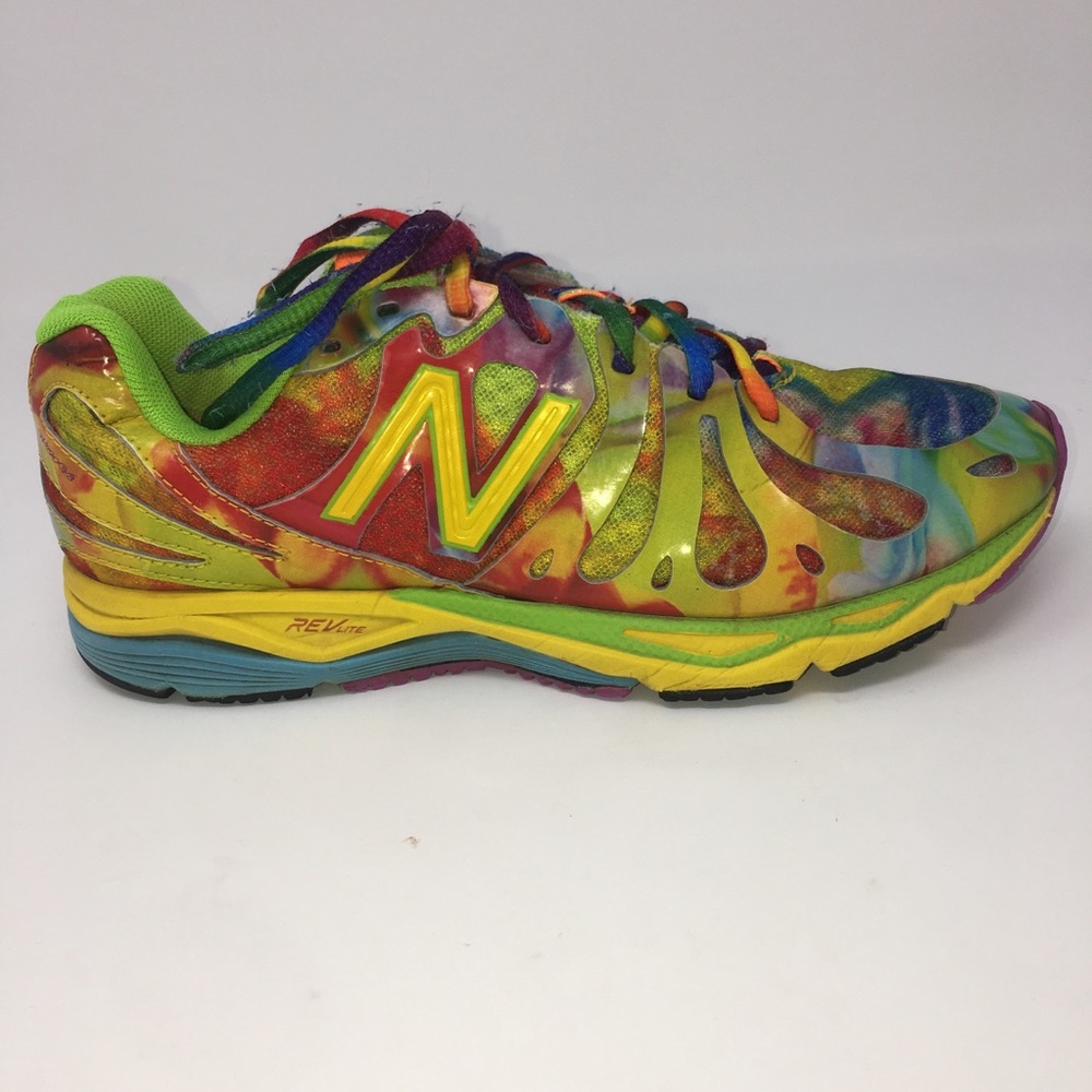 Women’s New Balance Tie Dye Rainbow shoes, great,6